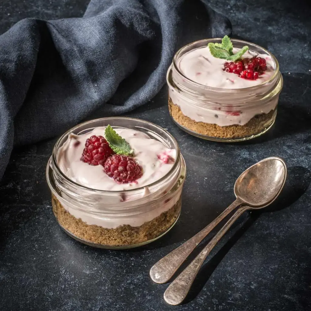 Fresh raspberry cheesecake
