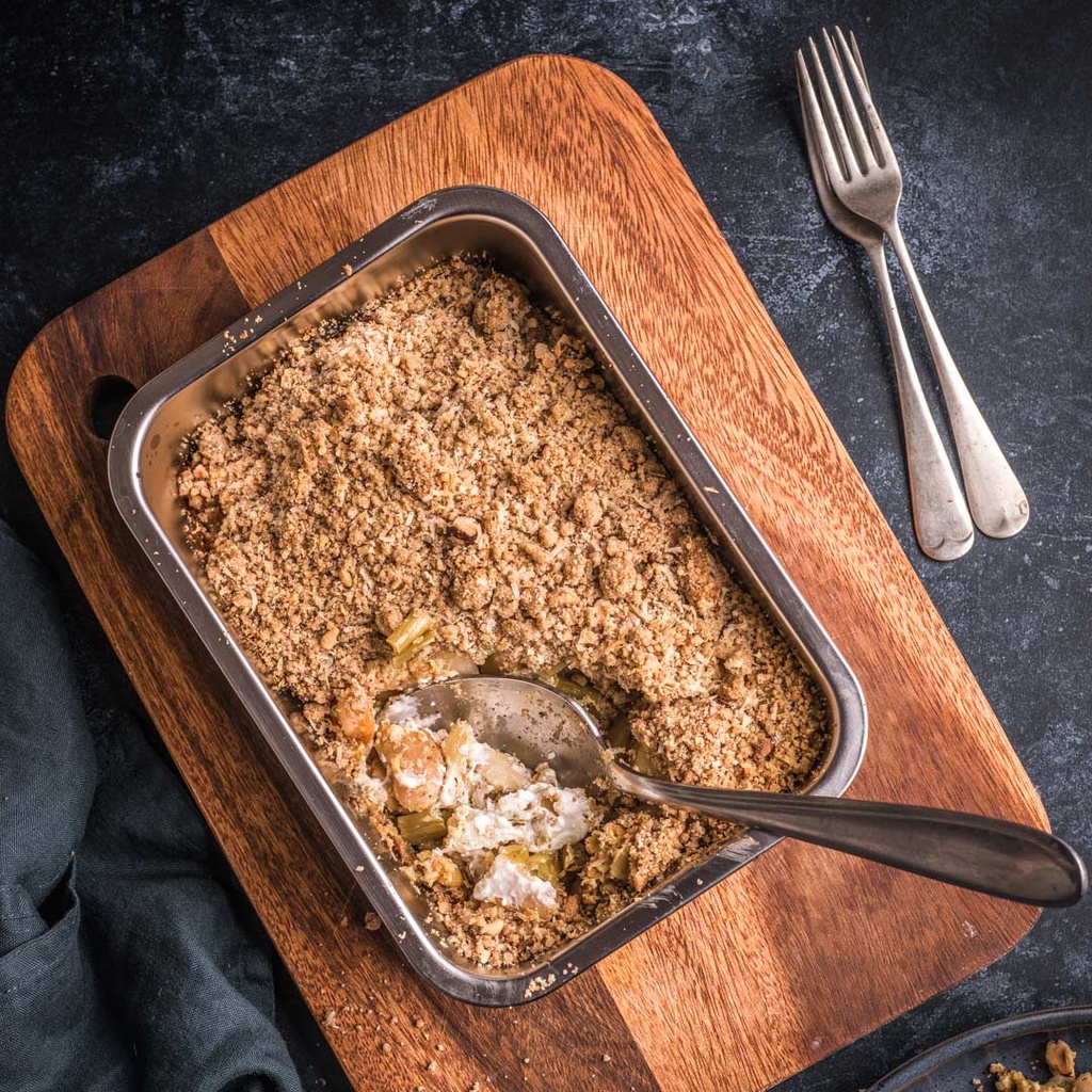 Creamy parsnip, leek and butter bean crumble (V) 