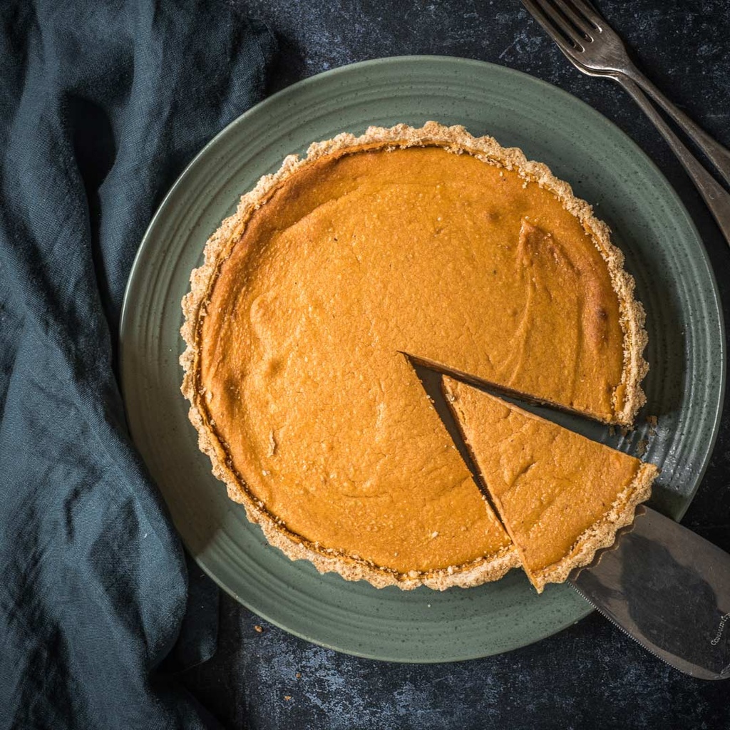 Pecan pumpkin pie (V)