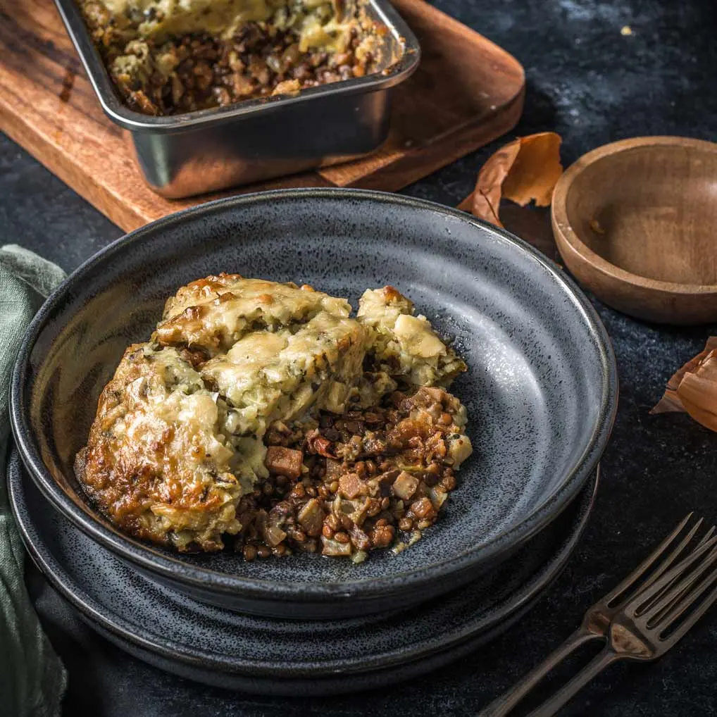 Mushroom, aubergine and lentil cottage pie (frozen)