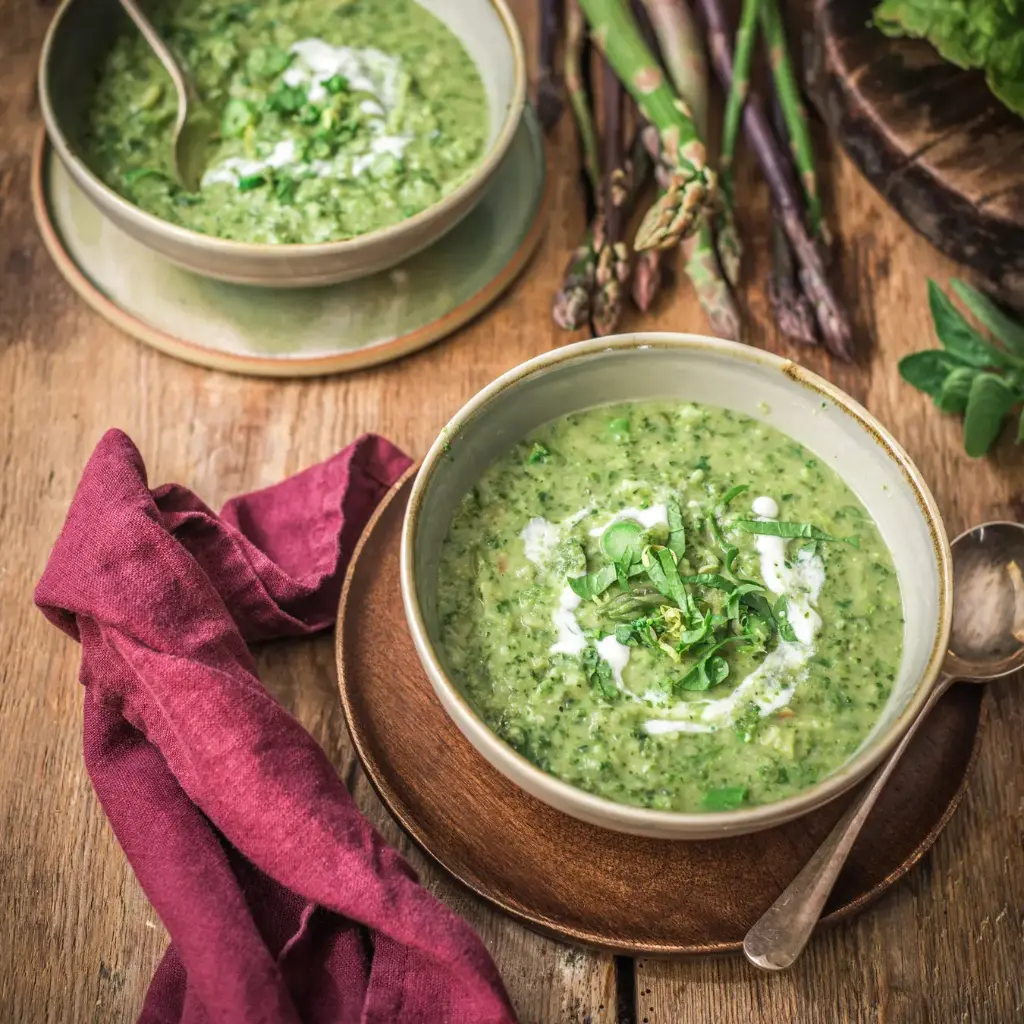 Spring greens soup (600ml)