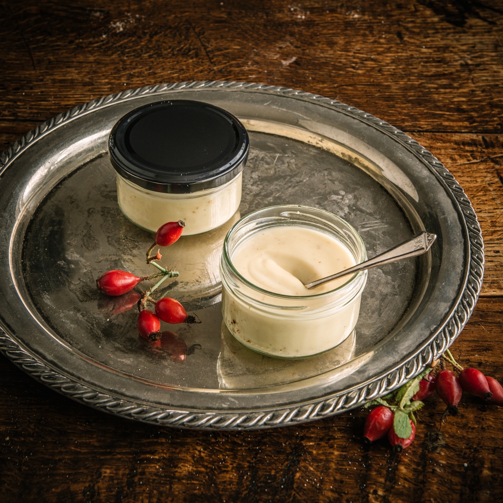 Panna cotta with strawberries