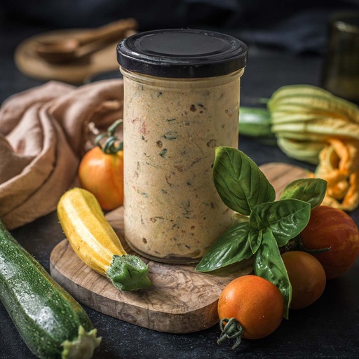 Creamy tomato, courgette and basil pasta sauce